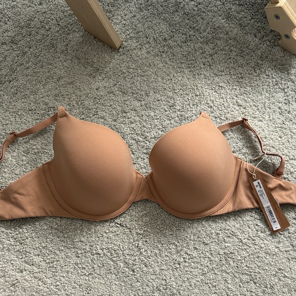 SKIMS tan tshirt bra - 32DD